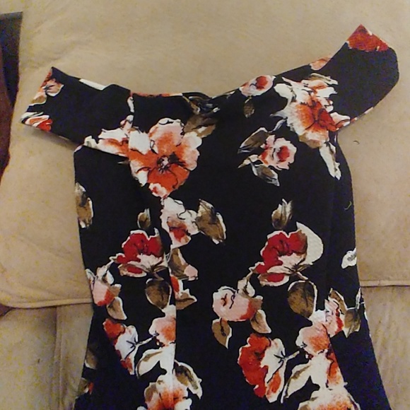 Dress - Picture 2 of 3